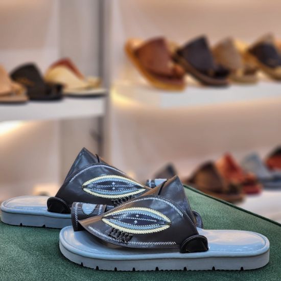 صورة زبيري وطني مطرز مديل و45